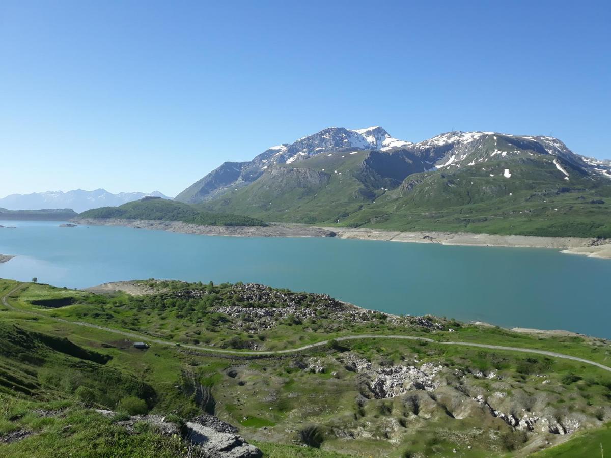 Appartement Dans Chalet Typiquement Savoyard Au Pied Des Pistes 라노르마 외부 사진